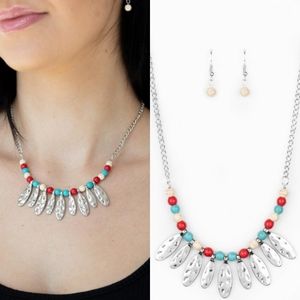 Silver feather/leaf necklace